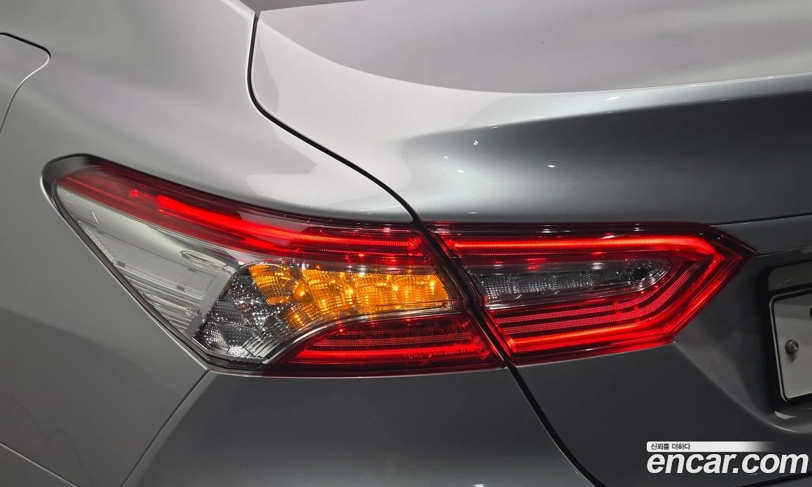 Toyota Camry 2.5, снимка 9 - Автомобили и джипове - 56123293