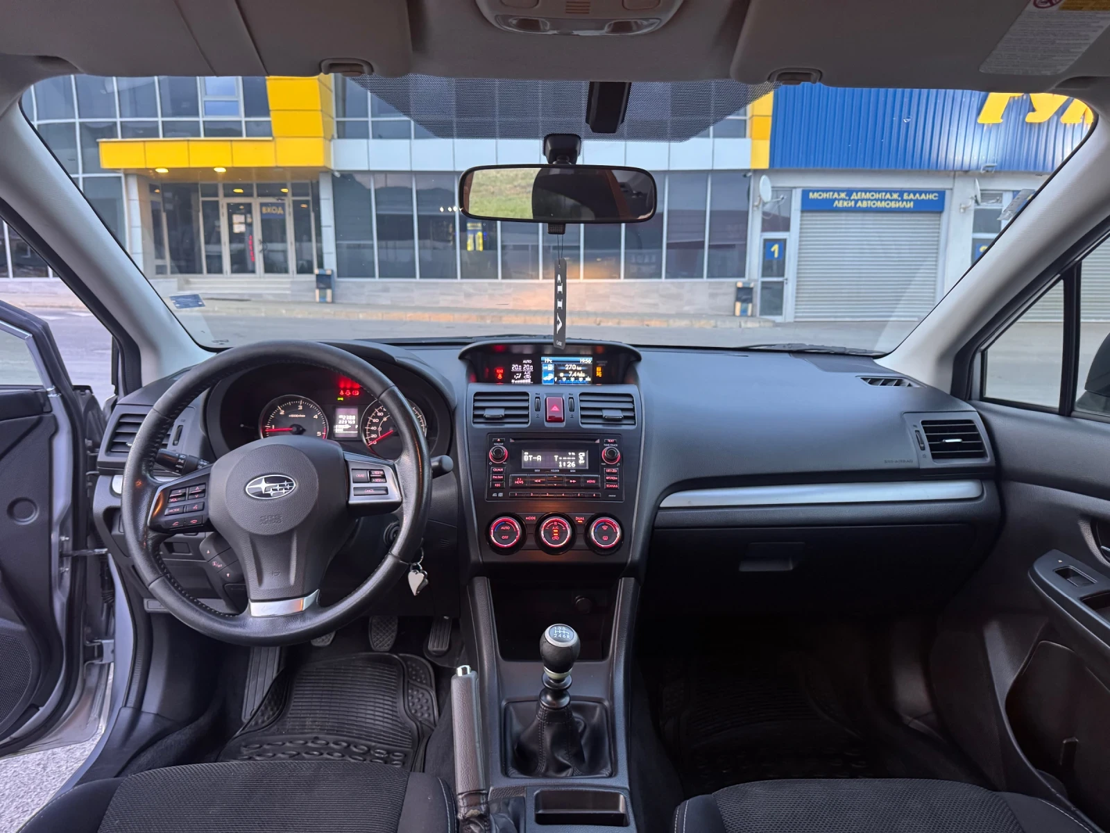 Subaru XV, снимка 8 - Автомобили и джипове - 56413179