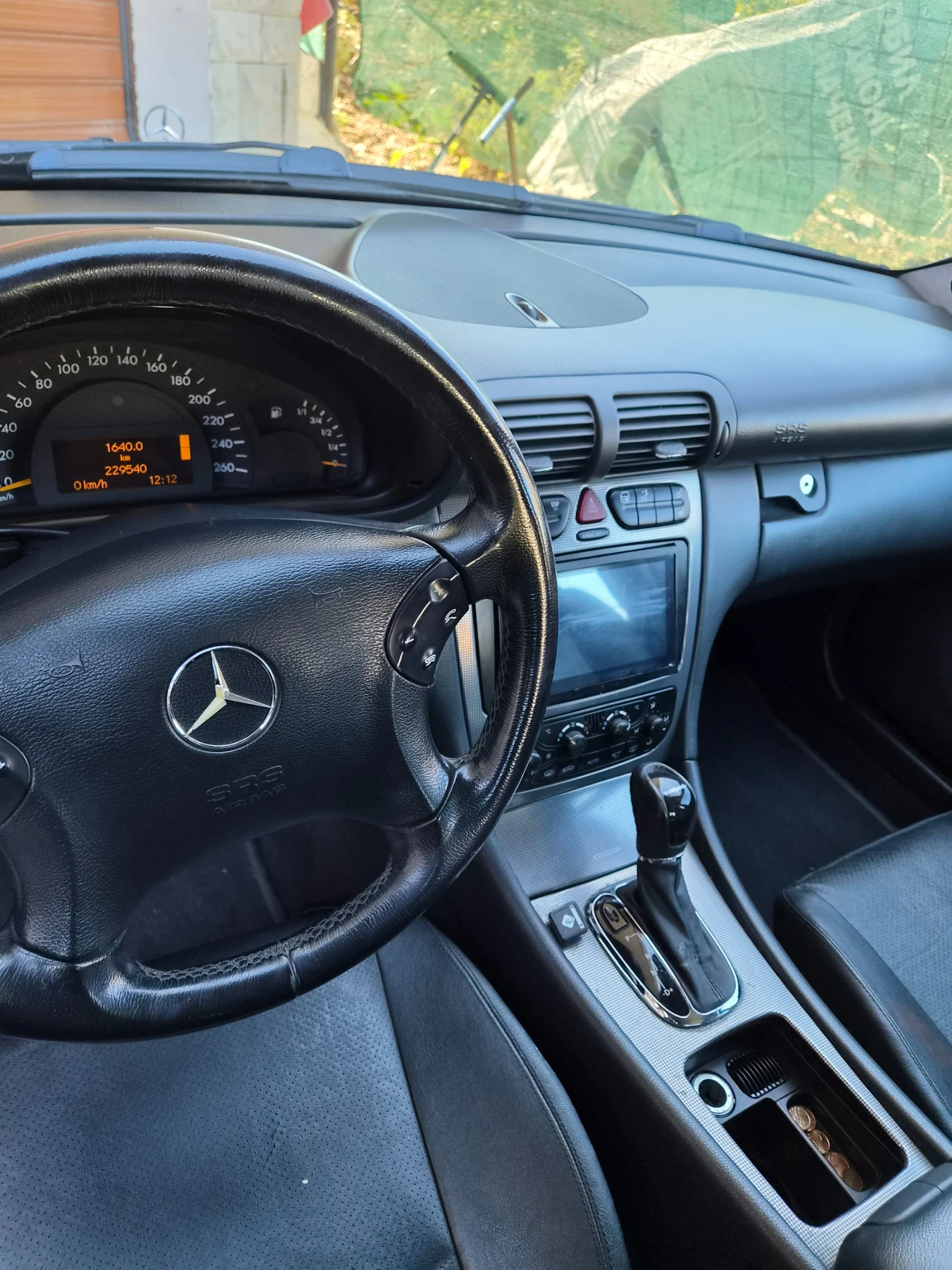 Mercedes-Benz C 320, снимка 9 - Автомобили и джипове - 56543768