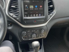 Jeep Cherokee * Limited * CARFAX * ПОДГРЕВИ * ПАНО * KEYLESS * , снимка 9