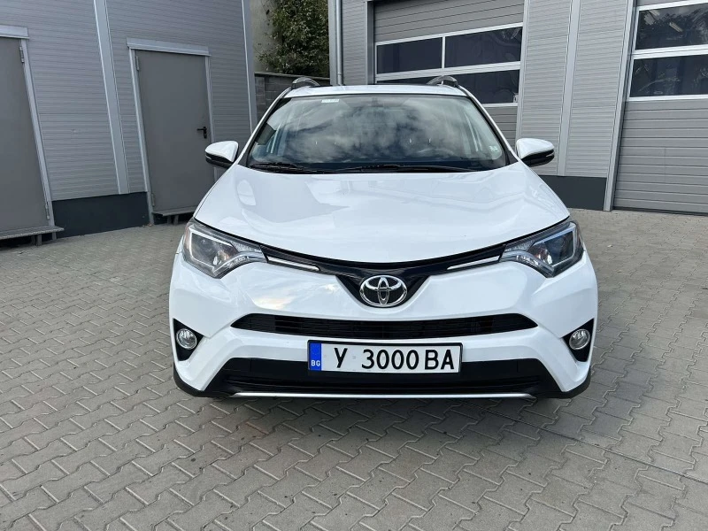 Toyota Rav4 XLE , снимка 1 - Автомобили и джипове - 49048393