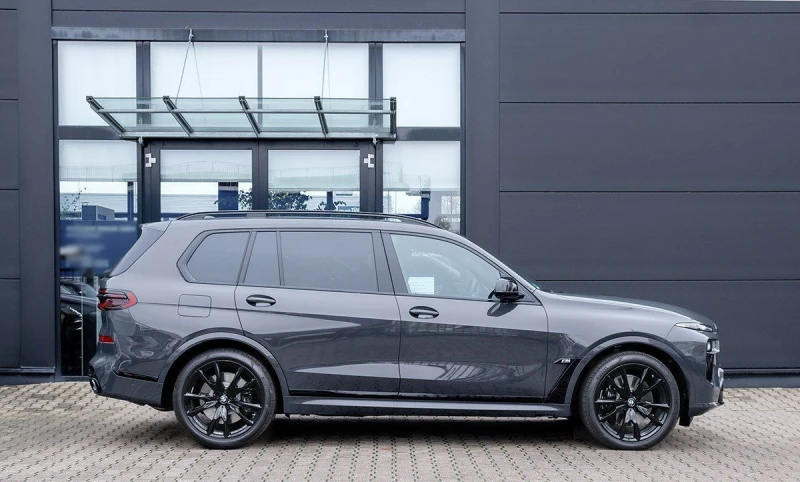 BMW X7 M60i xDrive = M-Sport= Pro Гаранция, снимка 3 - Автомобили и джипове - 49463006