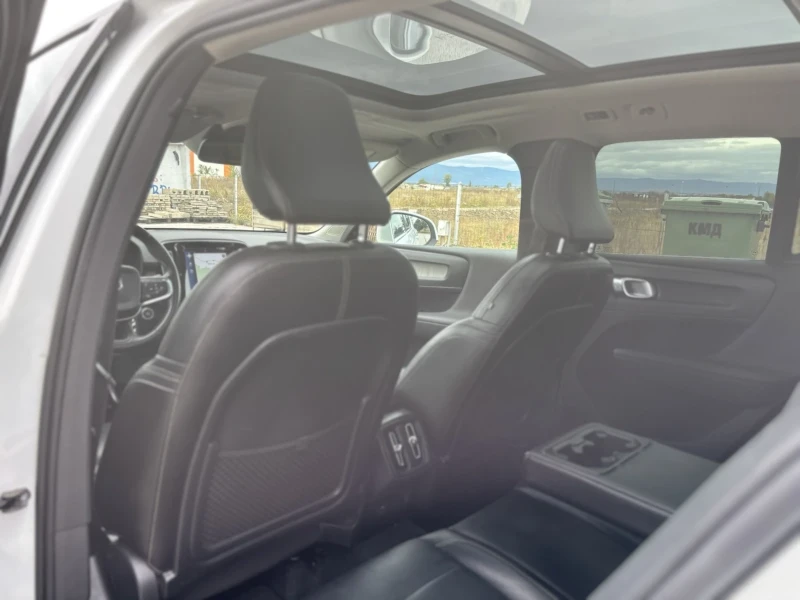 Volvo XC40 XC40, 2.0 AWD, T5, Inscription, снимка 8 - Автомобили и джипове - 51990322