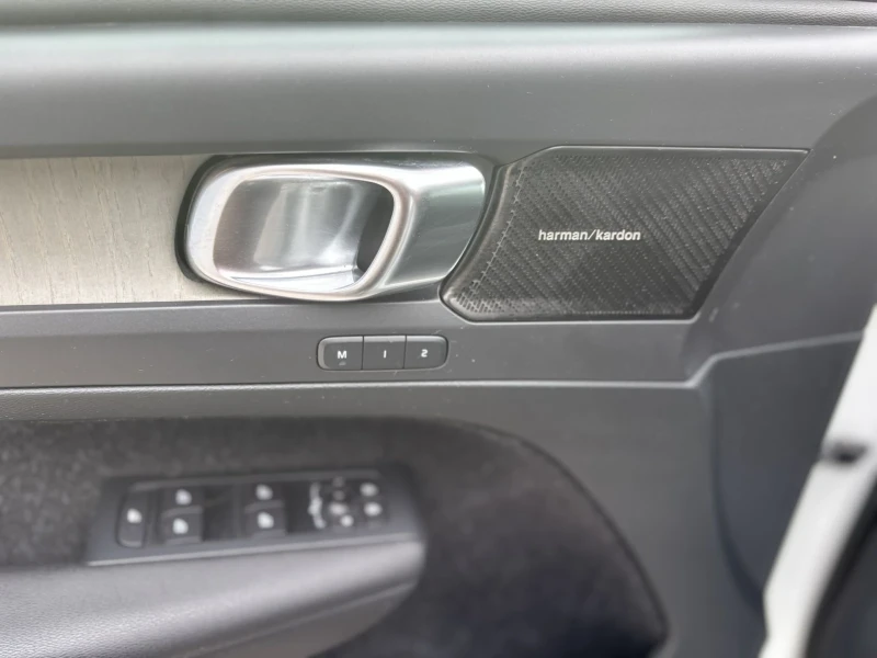 Volvo XC40 XC40, 2.0 AWD, T5, Inscription, снимка 10 - Автомобили и джипове - 51990322