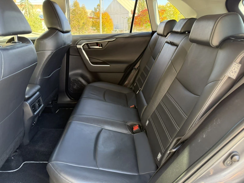Toyota Rav4 Hybrid AWD Luxury , снимка 15 - Автомобили и джипове - 52261273