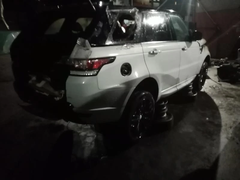 Land Rover Range Rover Sport 3.0DЧАСТИ, снимка 1 - Автомобили и джипове - 29984972