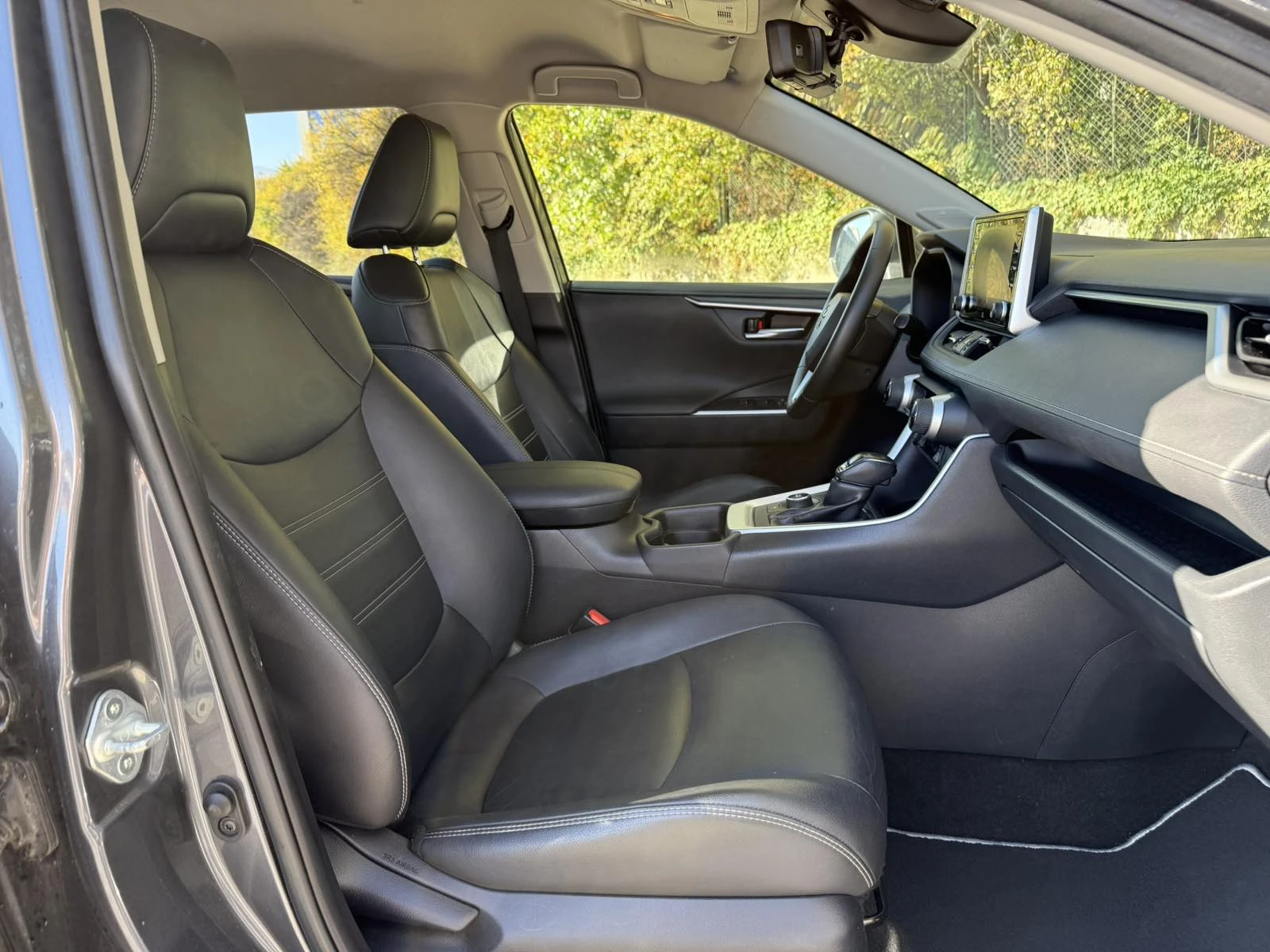 Toyota Rav4 Hybrid AWD Luxury  | Mobile.bg   12