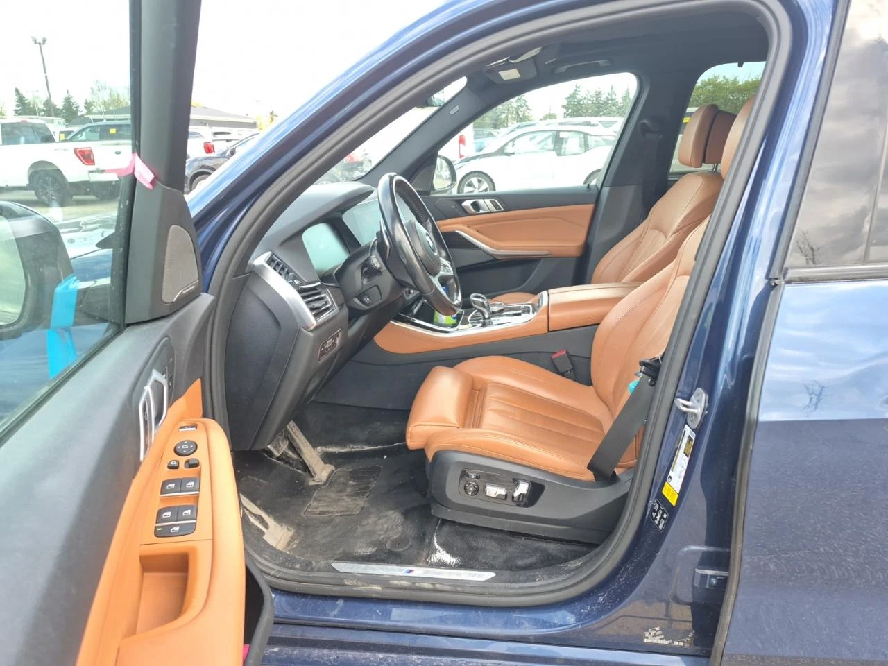 BMW X5 82к км* 40i* M-pack* Lazer* Swarovski* Въздух* 360, снимка 5 - Автомобили и джипове - 54586297
