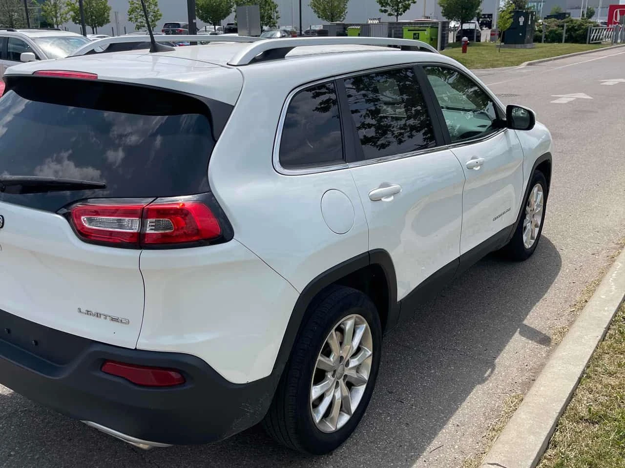 Jeep Cherokee * Limited * CARFAX * ПОДГРЕВИ * ПАНО * KEYLESS * , снимка 16 - Автомобили и джипове - 54884770