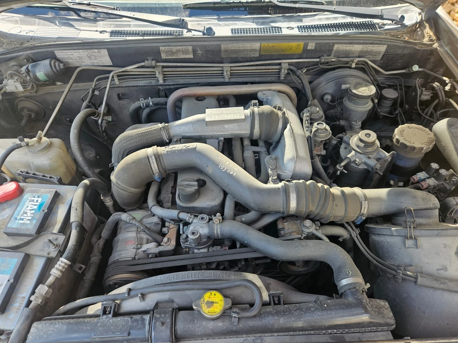 Isuzu D-max 3.1 TD , снимка 8 - Автомобили и джипове - 55656237