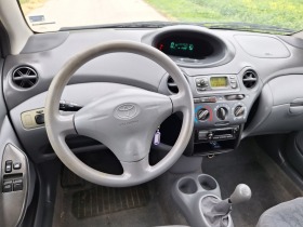 Toyota Yaris 1.0* бензин, снимка 16 - Автомобили и джипове - 45530870