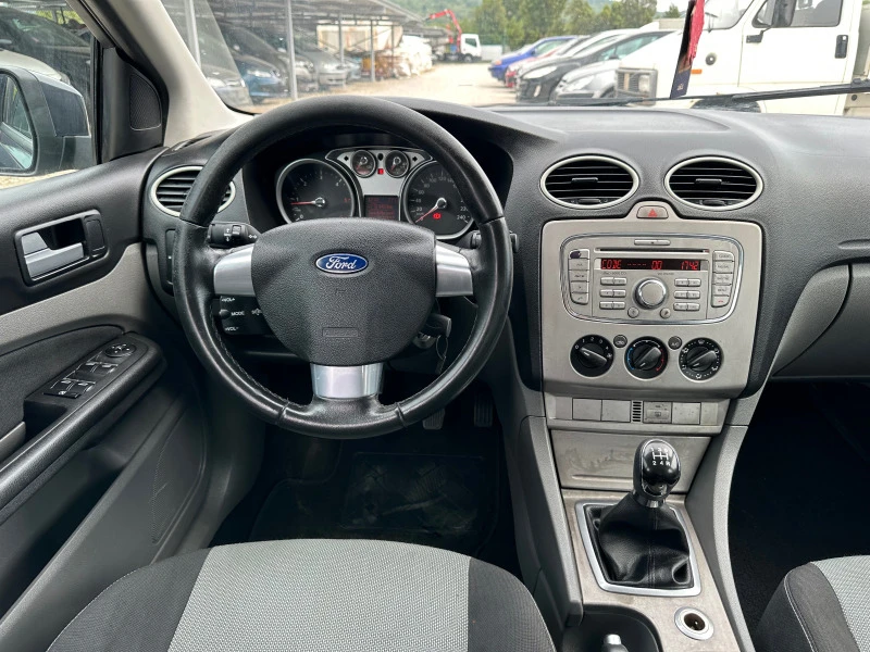 Ford Focus 1.6TDCI, снимка 10 - Автомобили и джипове - 42109352