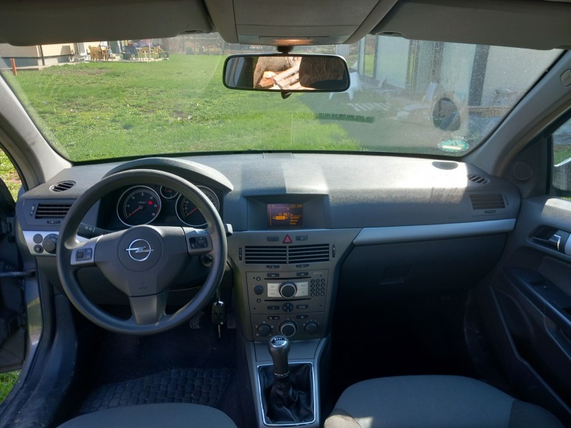 Opel Astra 1.7 CDTI / 101 k, снимка 8 - Автомобили и джипове - 44804839
