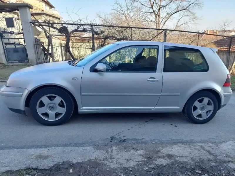 VW Golf, снимка 1 - Автомобили и джипове - 48758491