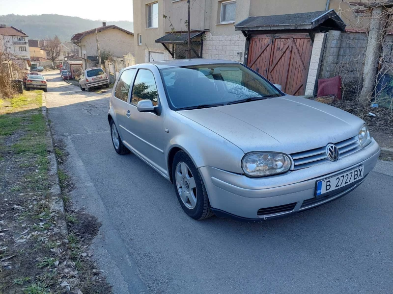 VW Golf, снимка 4 - Автомобили и джипове - 48758491