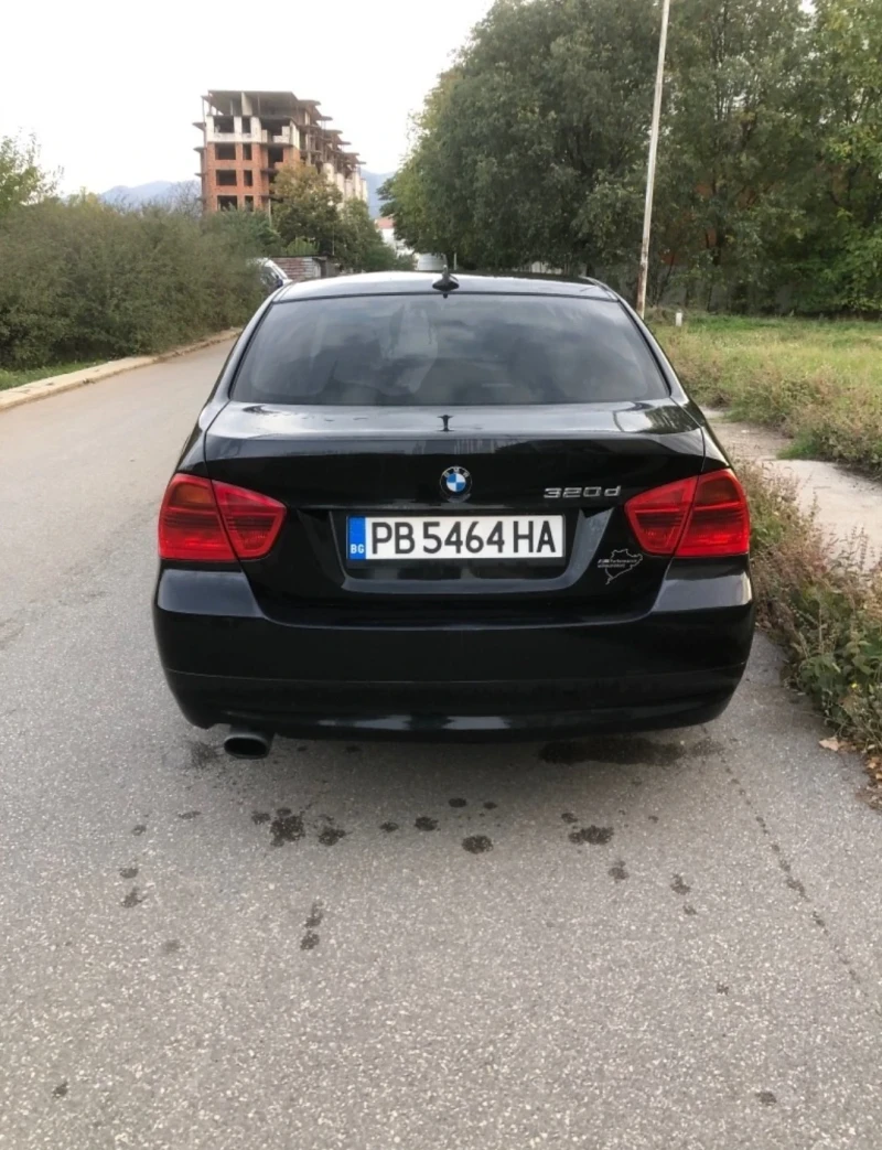 BMW 320 Седан , снимка 2 - Автомобили и джипове - 49420782