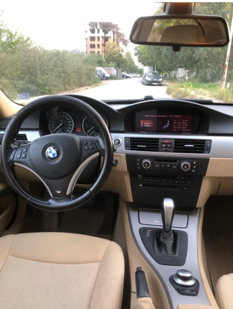 BMW 320 Седан , снимка 12 - Автомобили и джипове - 49420782