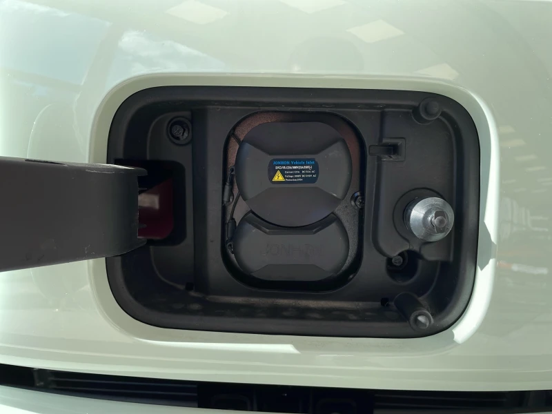 Leapmotor T03 EV 37, 3 kWh 95hp, снимка 16 - Автомобили и джипове - 52413280