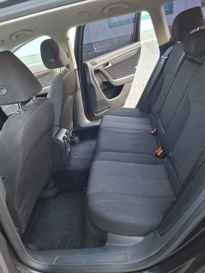VW Passat 2.0 TDI, снимка 10 - Автомобили и джипове - 52515860