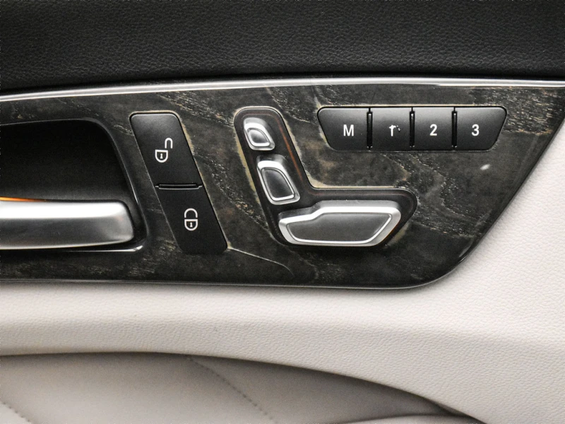 Mercedes-Benz CLS 400 * * CARFAX * * АВТО КРЕДИТ * * , снимка 9 - Автомобили и джипове - 53442398