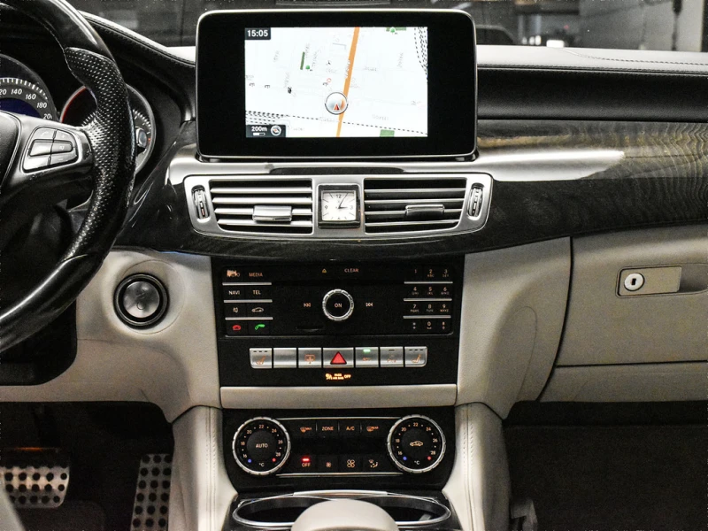 Mercedes-Benz CLS 400 * * CARFAX * * АВТО КРЕДИТ * * , снимка 10 - Автомобили и джипове - 53442398