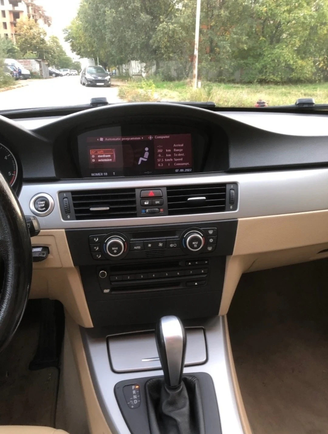 BMW 320 Седан  - изображение 10