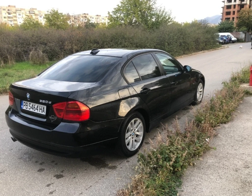 BMW 320 Седан  - изображение 3