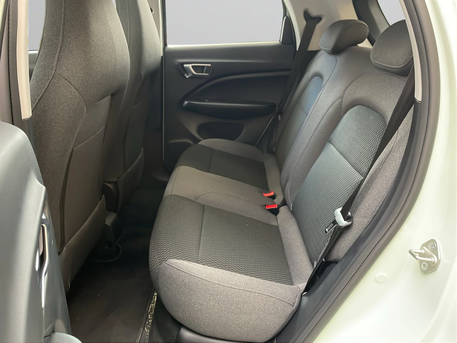 Leapmotor T03 EV 37, 3 kWh 95hp | Mobile.bg — изображение 13