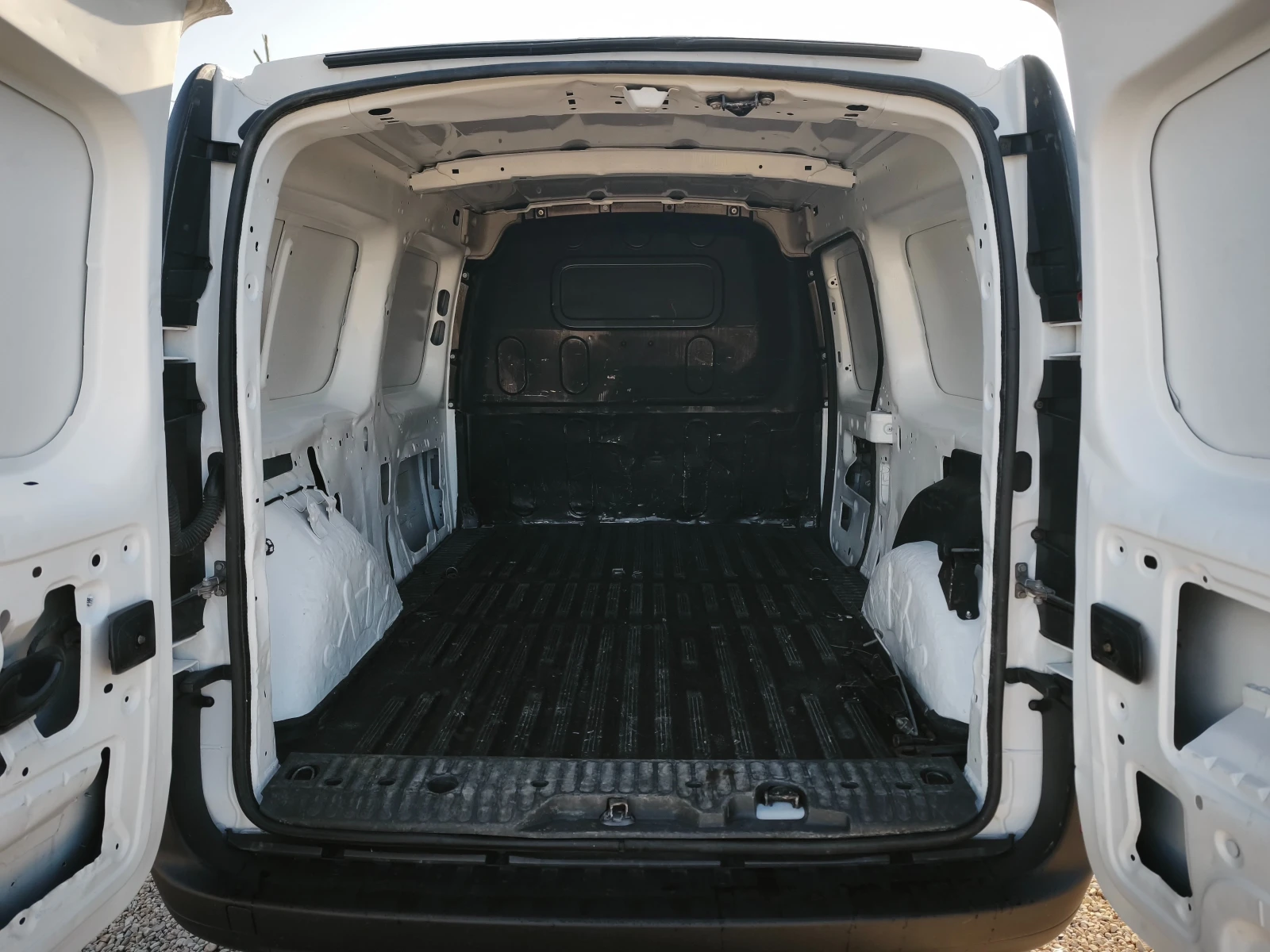 Renault Kangoo MAXI/3-места, снимка 15 - Автомобили и джипове - 53821542