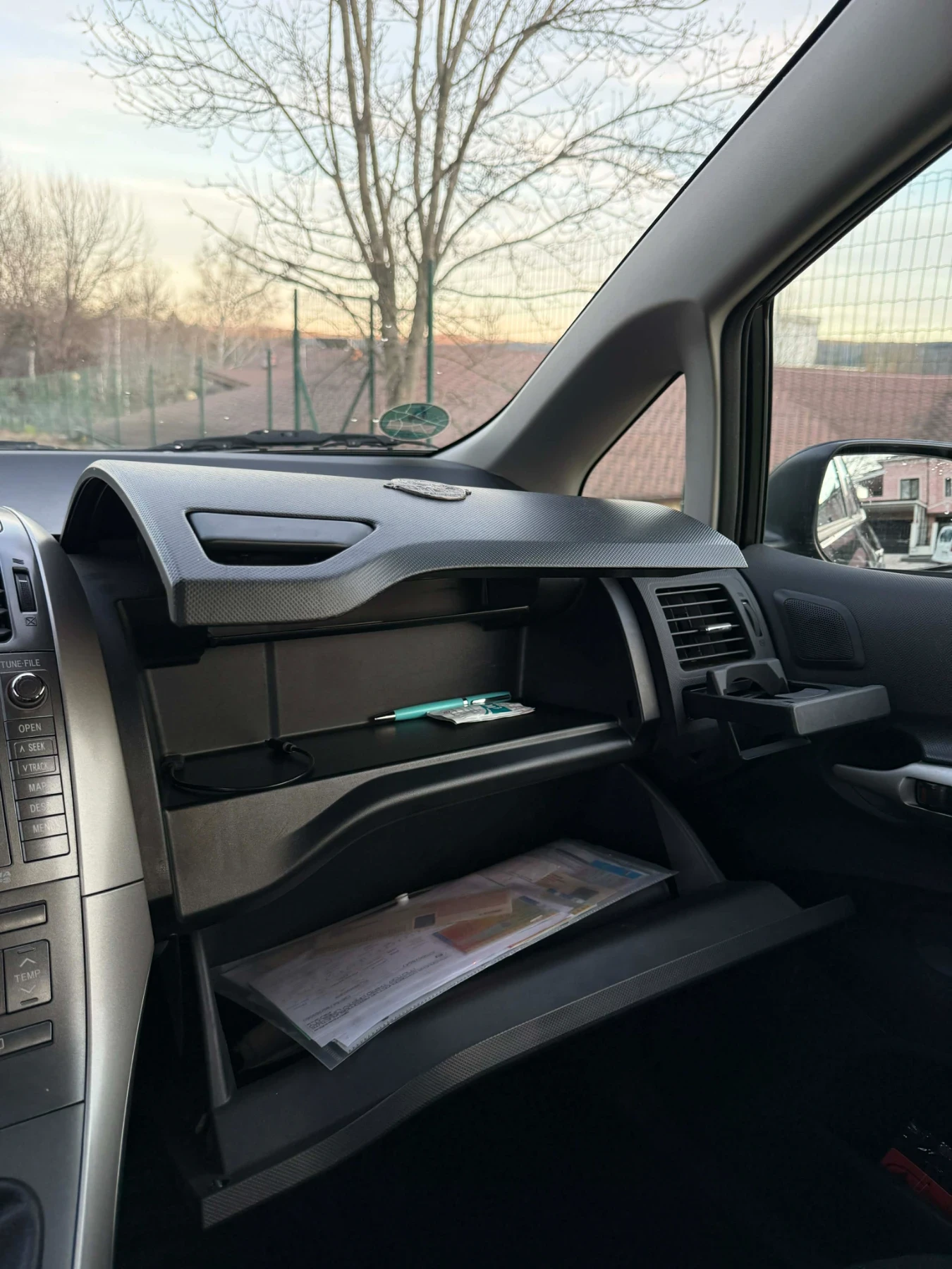 Toyota Auris * 2.0 D4D 126hp* , снимка 13 - Автомобили и джипове - 54237473