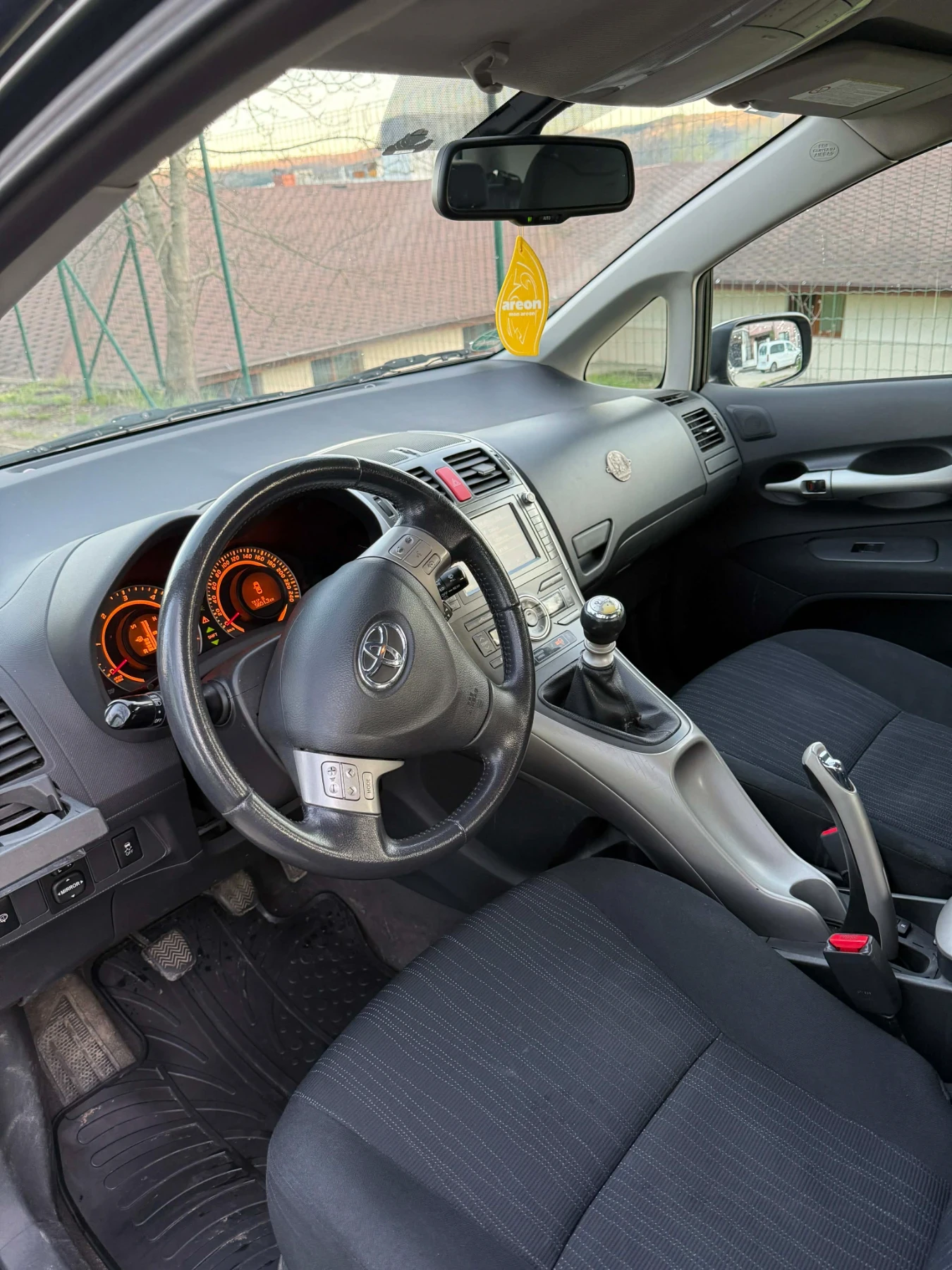 Toyota Auris * 2.0 D4D 126hp* , снимка 10 - Автомобили и джипове - 54237473