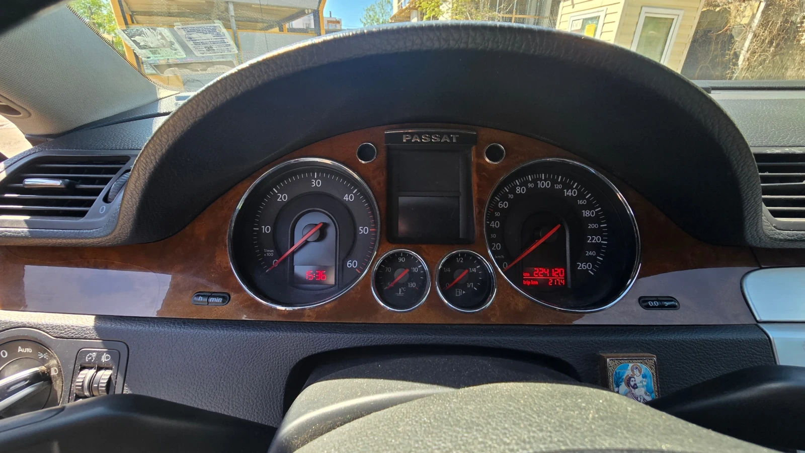 VW Passat 2.0TDi, снимка 10 - Автомобили и джипове - 54320612