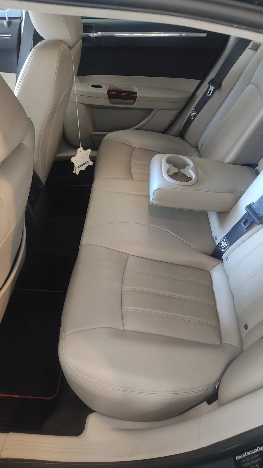 Chrysler 300c, снимка 14 - Автомобили и джипове - 54348320