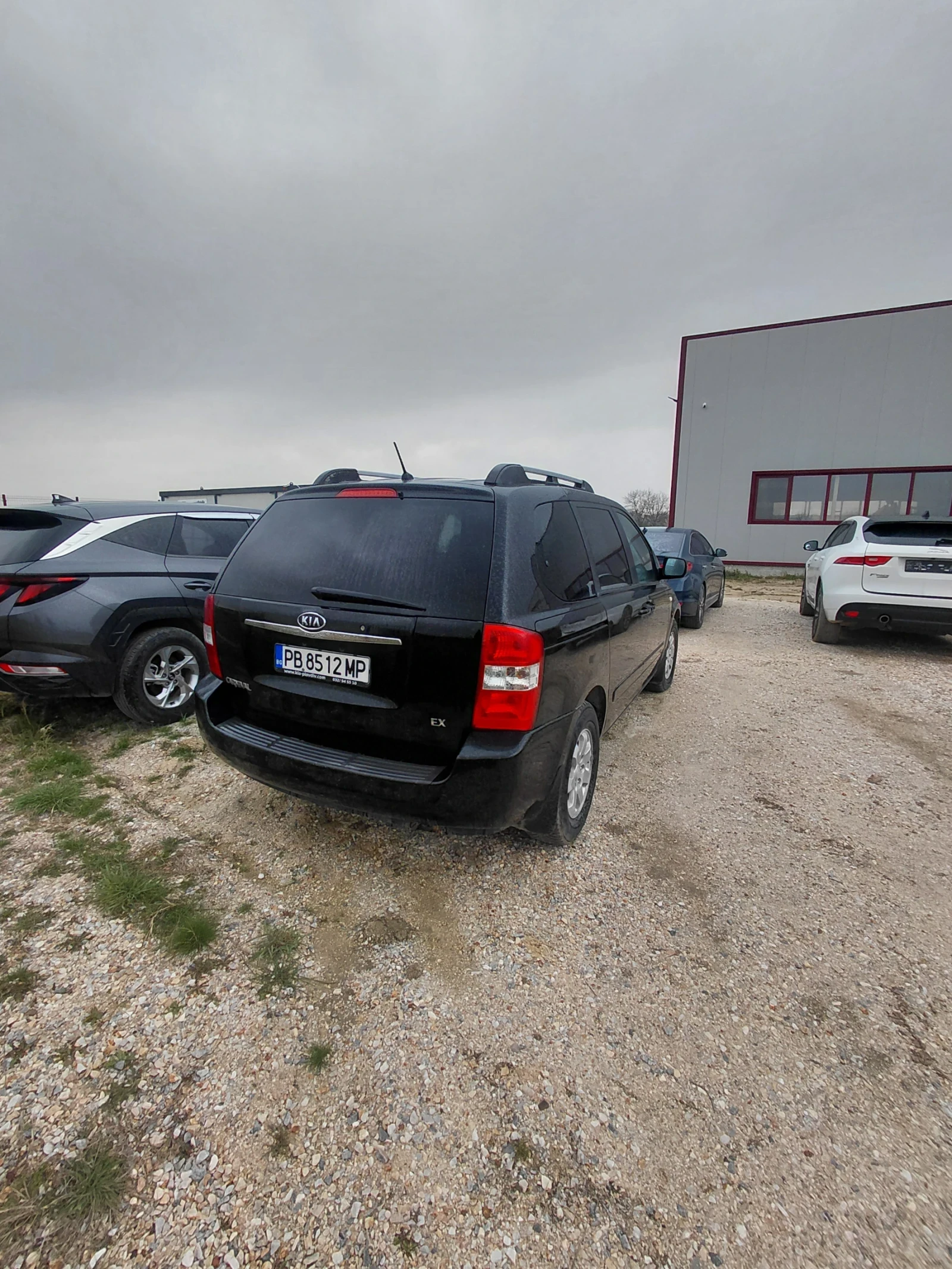 Kia Carnival, снимка 5 - Автомобили и джипове - 54836453