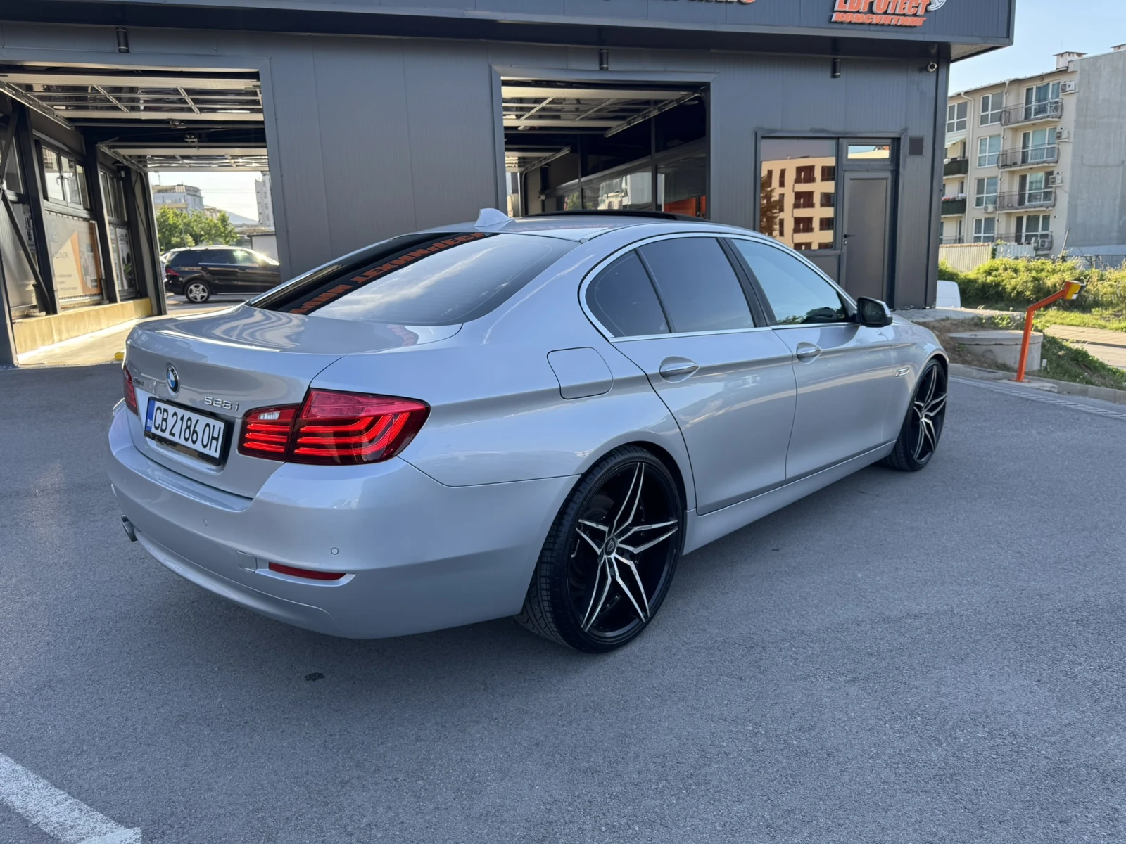 BMW 528 ix, снимка 3 - Автомобили и джипове - 54936714