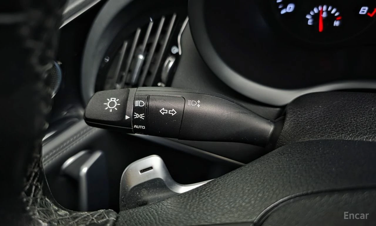 Kia Stinger 2.0* TURBO* ОБДУХВАНЕ* ХЕДЪП* КАМЕРА* КЕЙЛЕС* , снимка 8 - Автомобили и джипове - 54981354