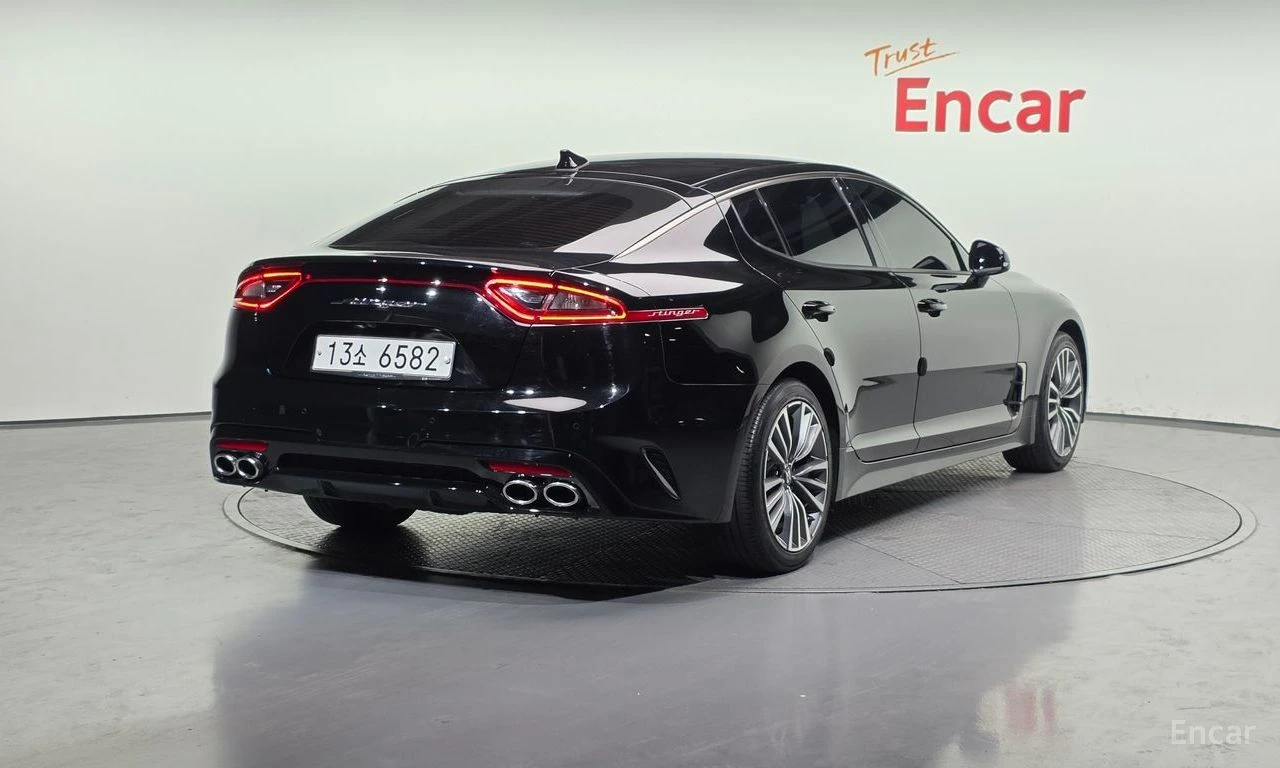 Kia Stinger 2.0* TURBO* ОБДУХВАНЕ* ХЕДЪП* КАМЕРА* КЕЙЛЕС* , снимка 2 - Автомобили и джипове - 54981354