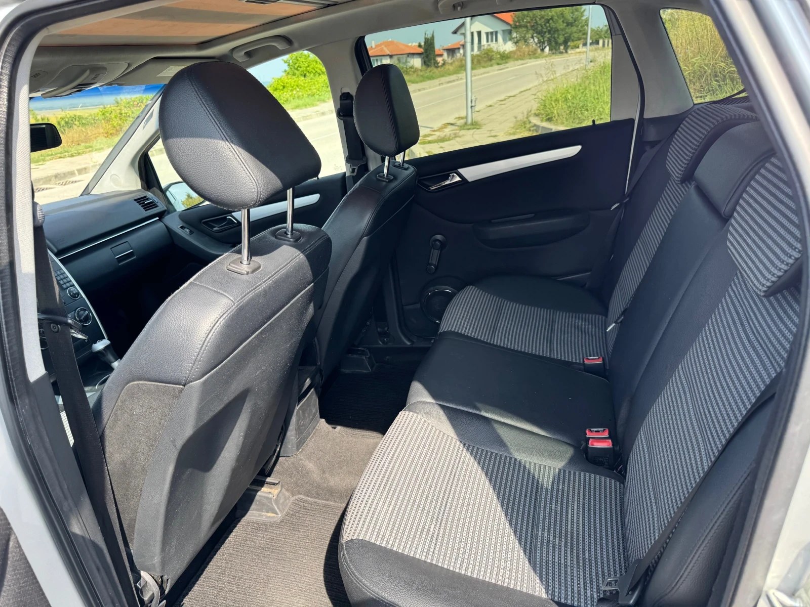 Mercedes-Benz B 200 Sport, снимка 10 - Автомобили и джипове - 55339874