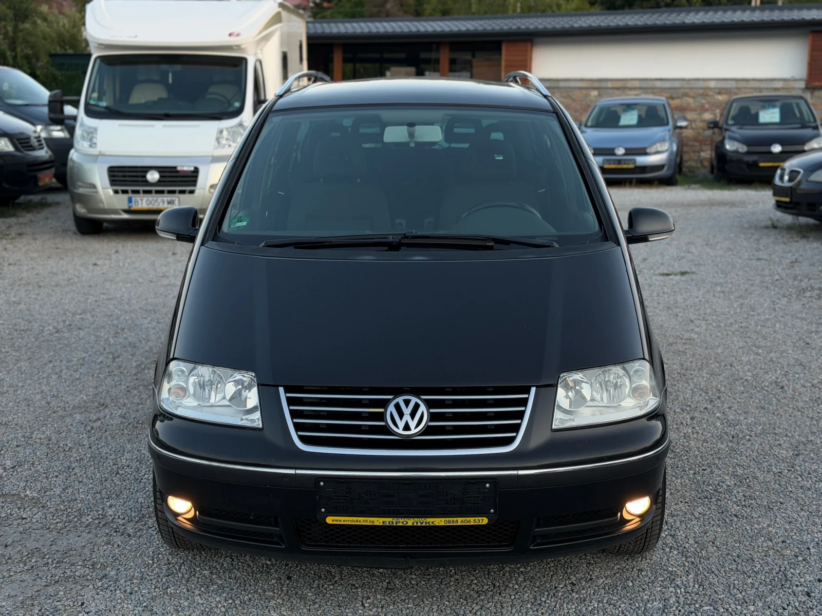 VW Sharan 1.9TDI 131кс 6с 7-места КЛИМАТРОНИК, снимка 2 - Автомобили и джипове - 55377004