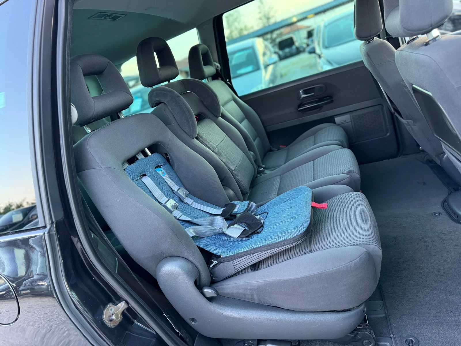 VW Sharan 1.9TDI 131кс 6с 7-места КЛИМАТРОНИК, снимка 14 - Автомобили и джипове - 55377004