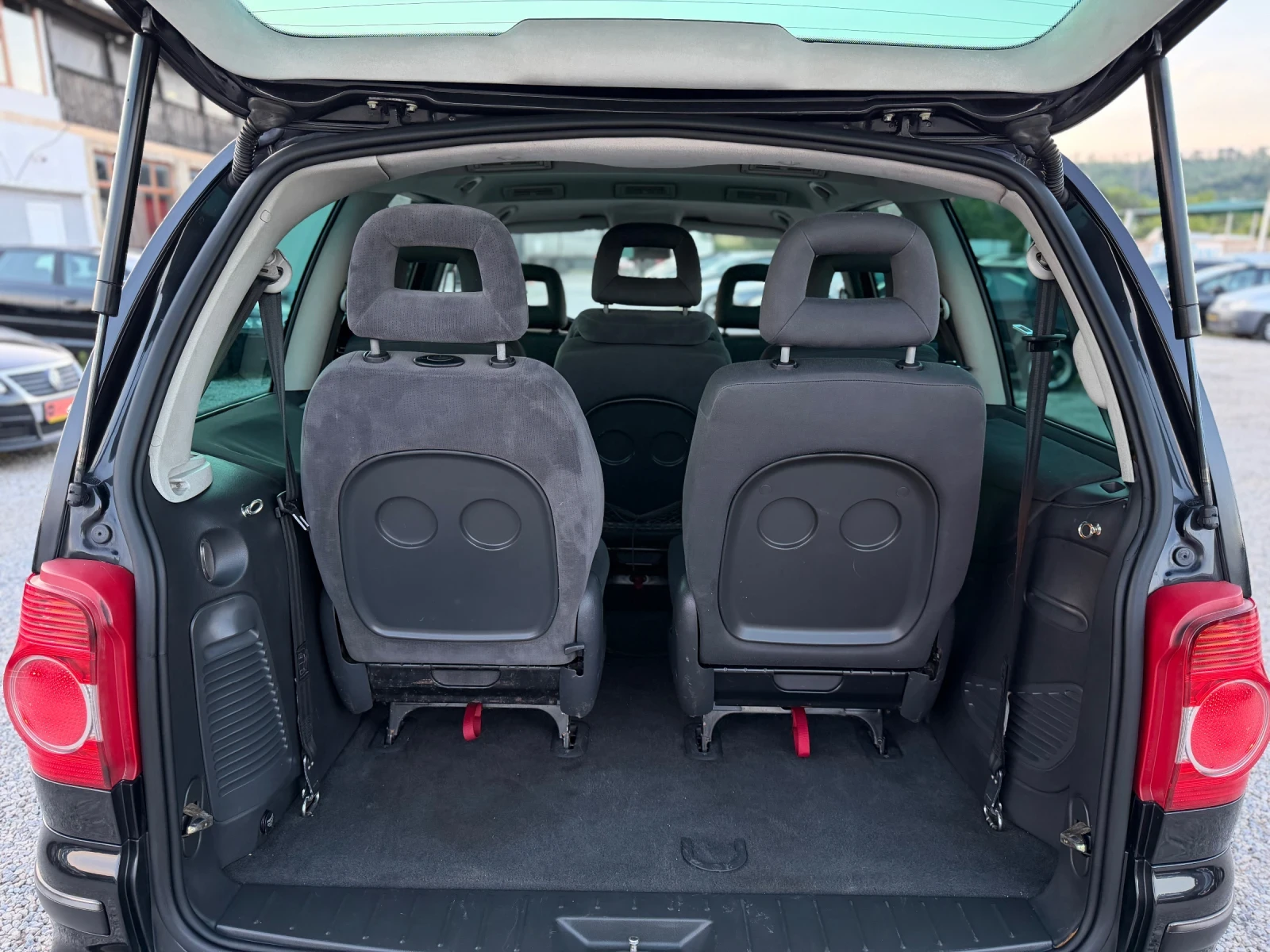 VW Sharan 1.9TDI 131кс 6с 7-места КЛИМАТРОНИК, снимка 13 - Автомобили и джипове - 55377004