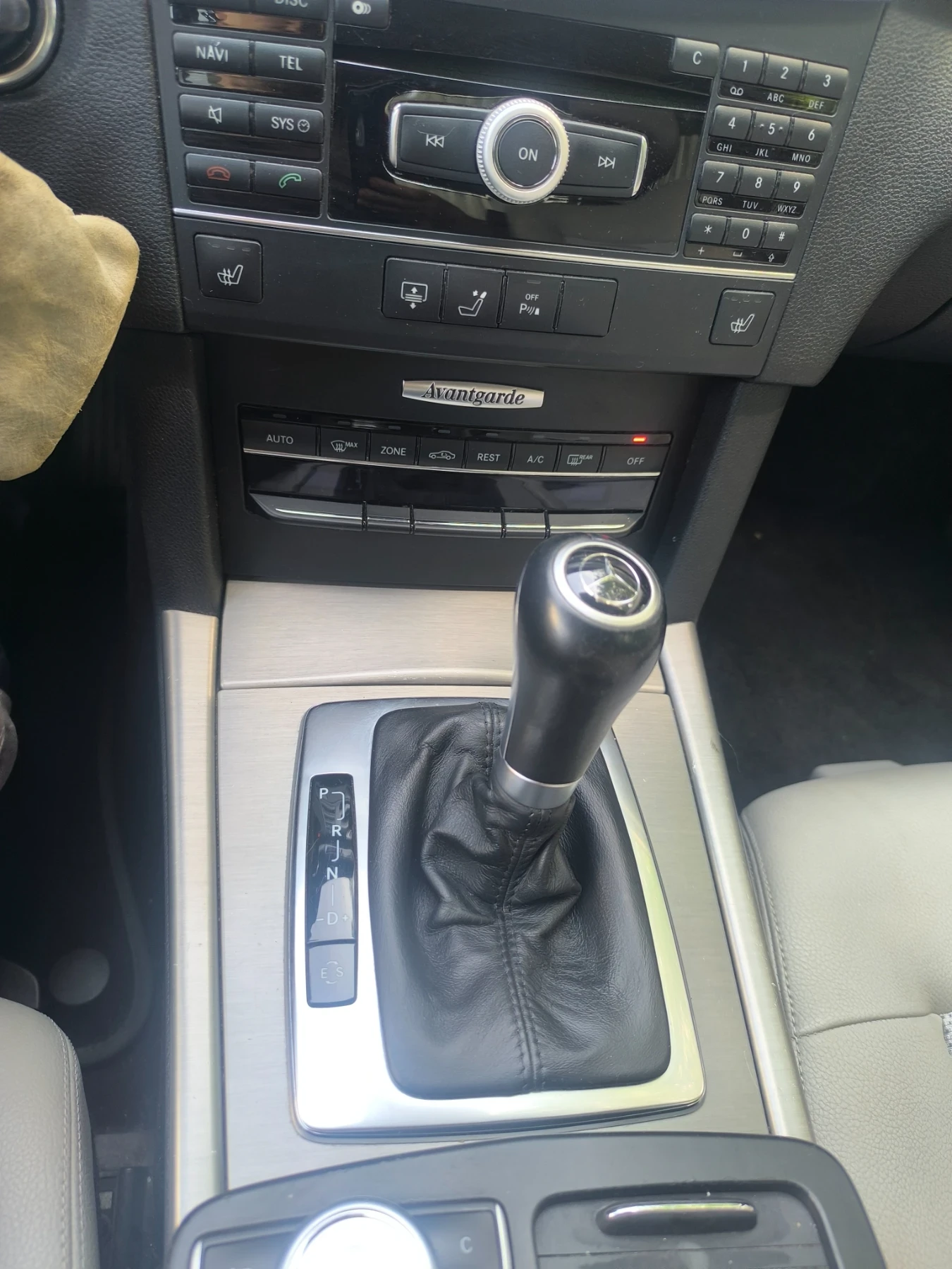 Mercedes-Benz E 220 Авангард, снимка 17 - Автомобили и джипове - 55529634