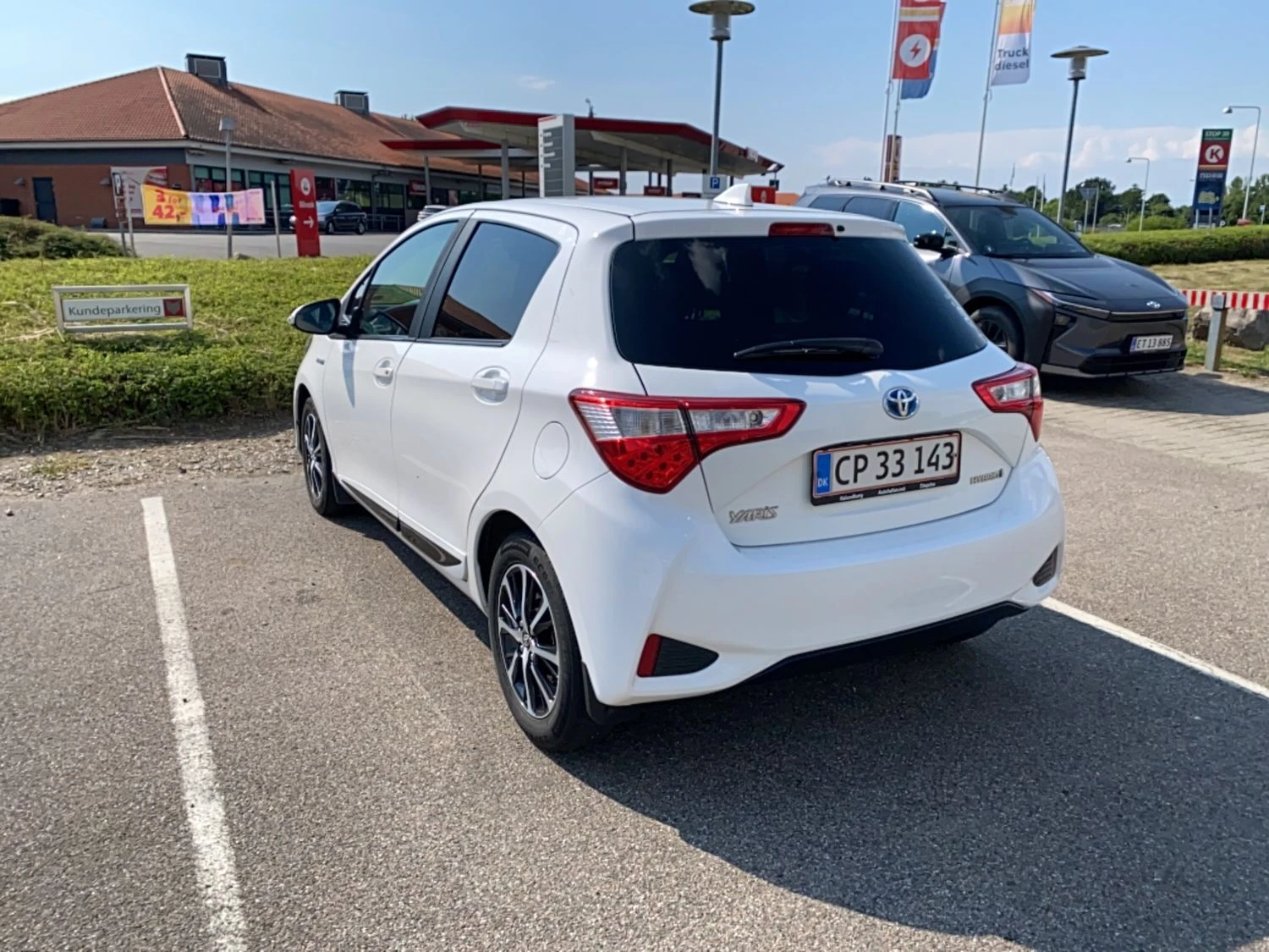 Toyota Yaris H2 Limited, снимка 2 - Автомобили и джипове - 55615168