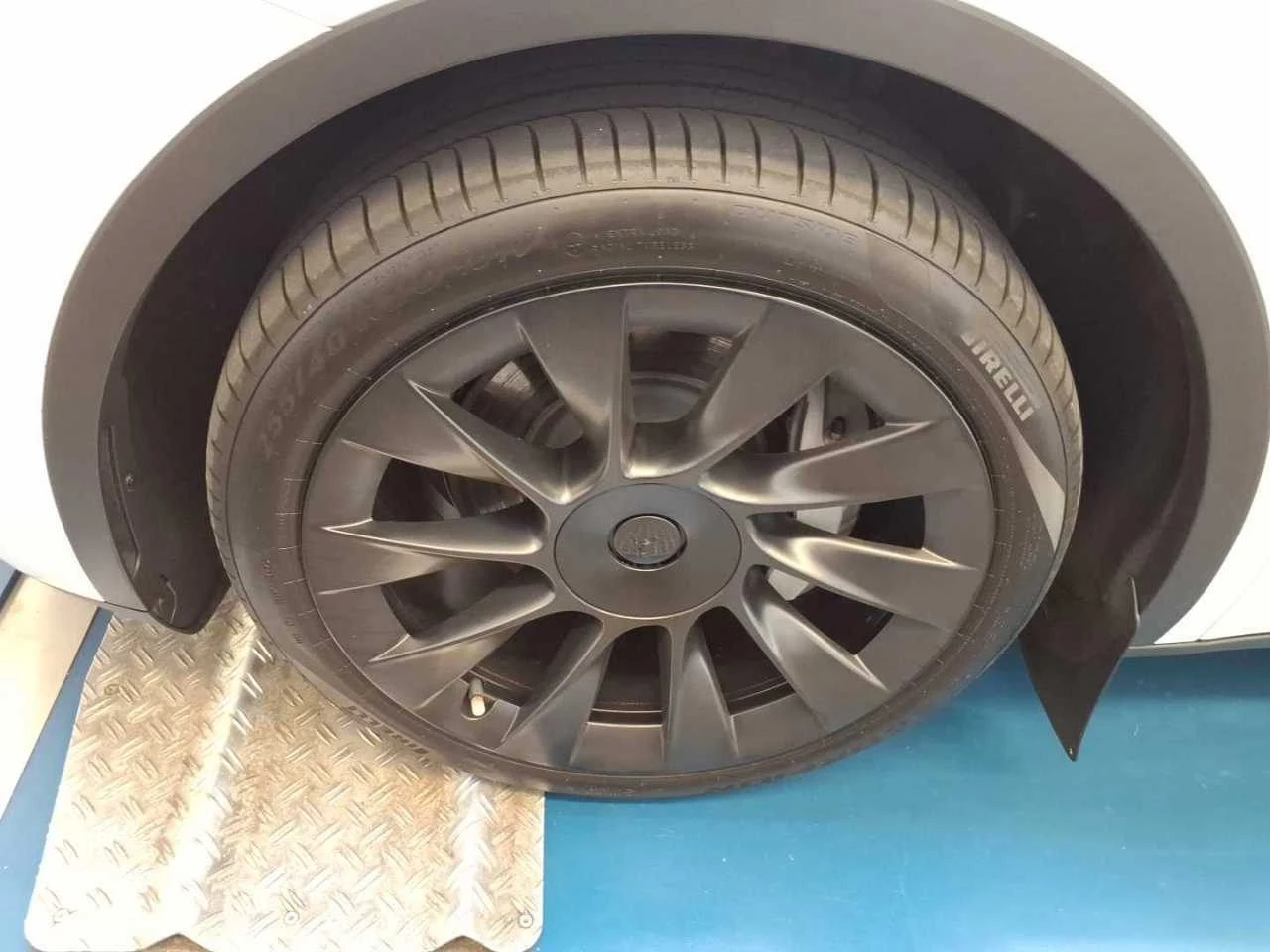 Tesla Model Y DMLR AWD, снимка 11 - Автомобили и джипове - 56707996