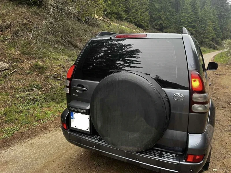Toyota Land cruiser 3.0, снимка 2 - Автомобили и джипове - 52181131