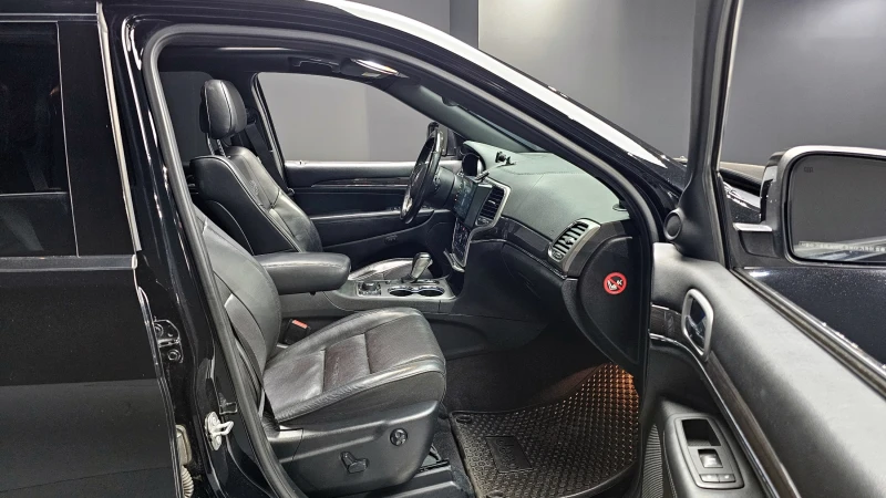 Jeep Grand cherokee 3.6 OVERLAND autogeorge.com, снимка 11 - Автомобили и джипове - 53084164
