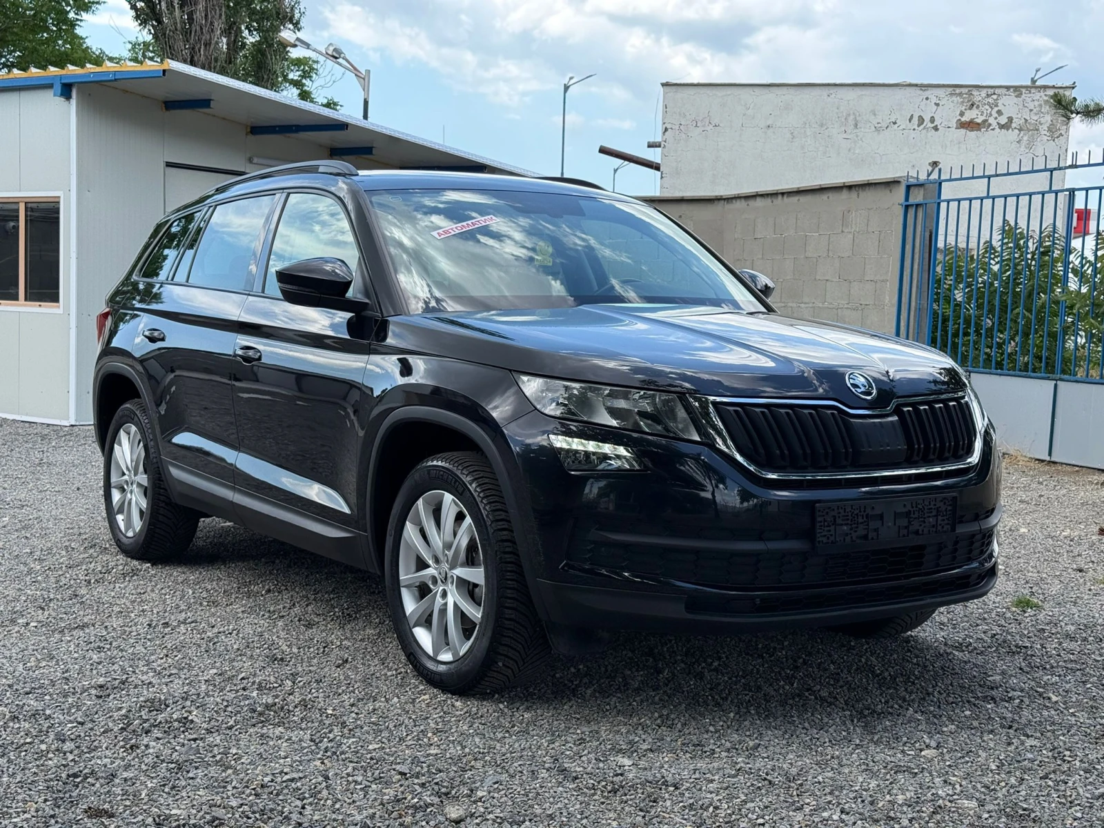 Skoda Kodiaq 2.0TDi CARPLAY\ANDROID KEYLESS НАВИГАЦИЯ АВТОМАТ, снимка 3 - Автомобили и джипове - 52641909