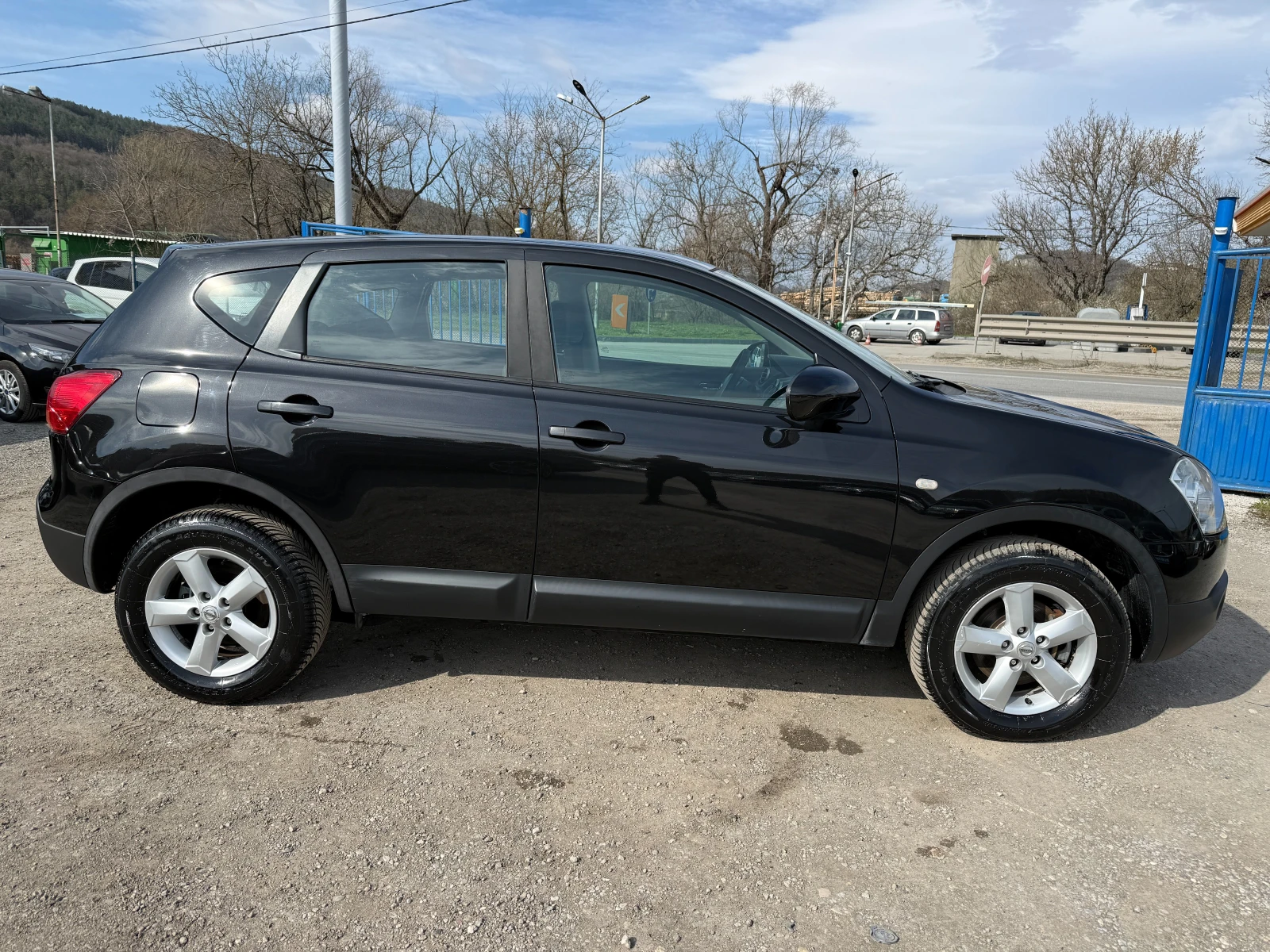 Nissan Qashqai 1.5 DCI-НАВИГАЦИЯ-КЛИМАТРОНИК-КАР ПЛЕЙ-ПАРКТРОНИК, снимка 7 - Автомобили и джипове - 53124275