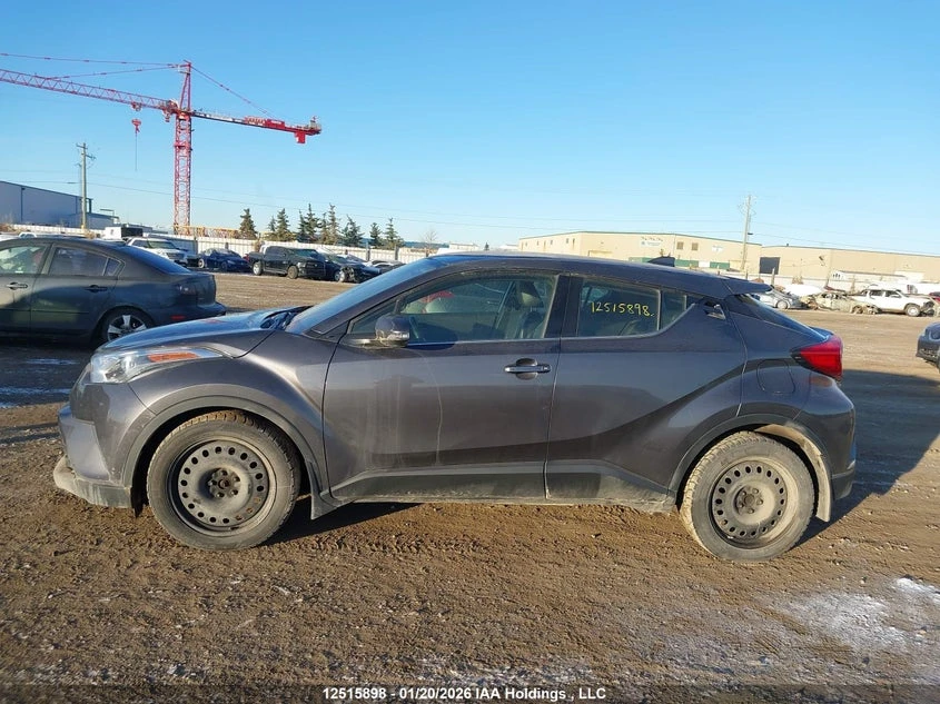 Toyota C-HR XLE* Кожа , снимка 7 - Автомобили и джипове - 53898679