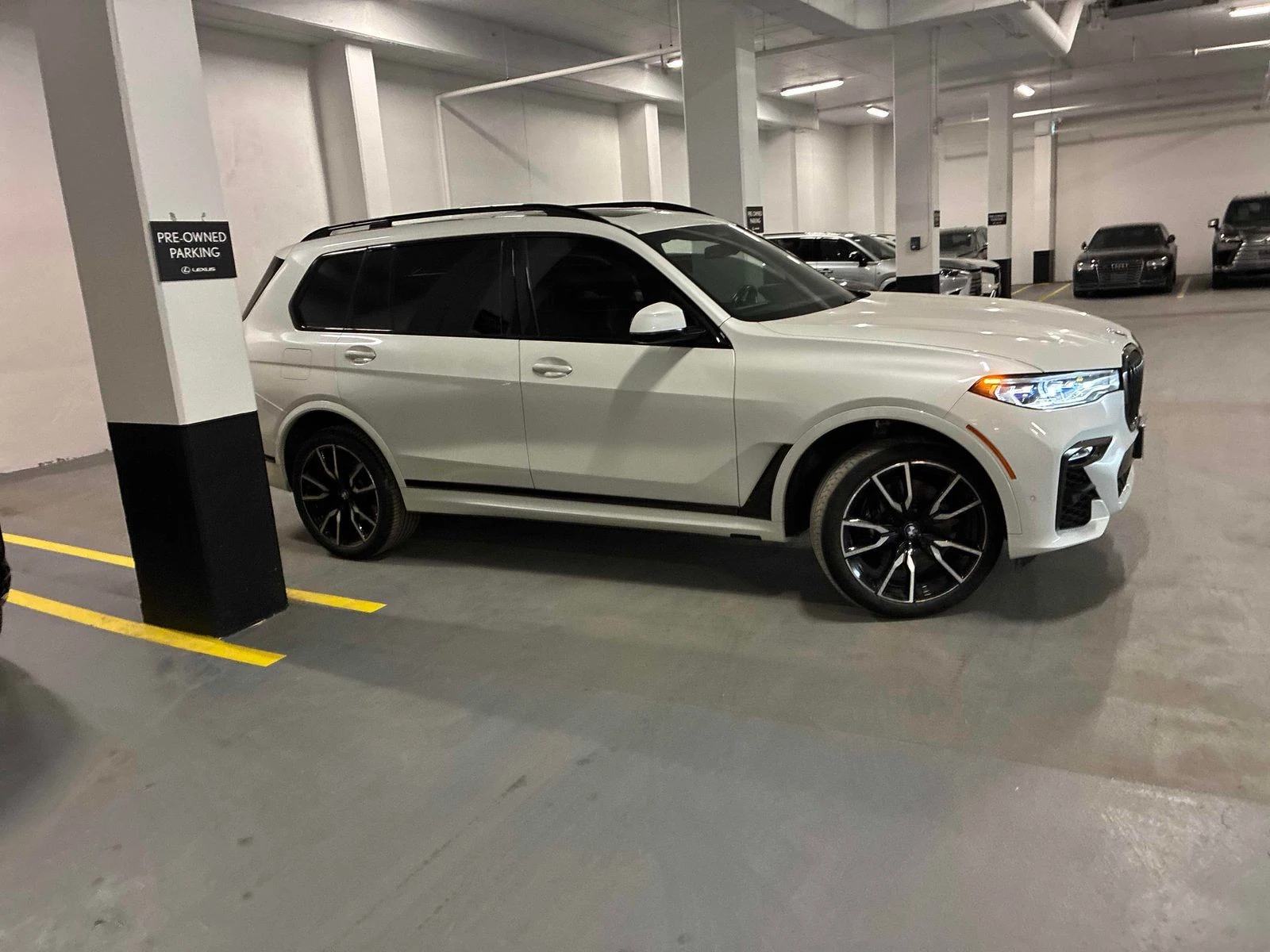 BMW X7 40I С РЕГИСТРАЦИЯ & АВТО КРЕДИТ, снимка 4 - Автомобили и джипове - 54060779